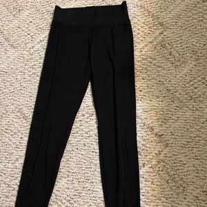 NEW. Black leggings pants
